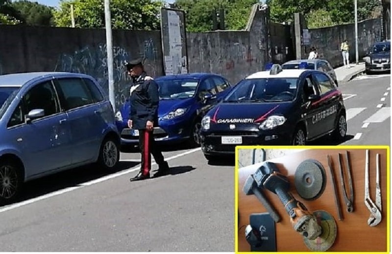 Tentato furto nel Catanese, uomo sorpreso a rubare il catalizzatore di un’auto