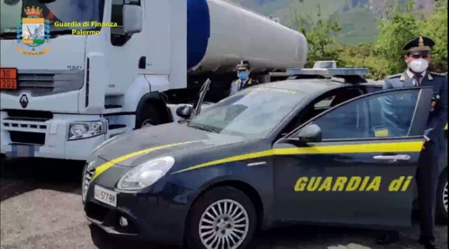 Frode nel commercio carburanti in Sicilia, sequestrati 12.500 litri di gasolio: denunce per due persone