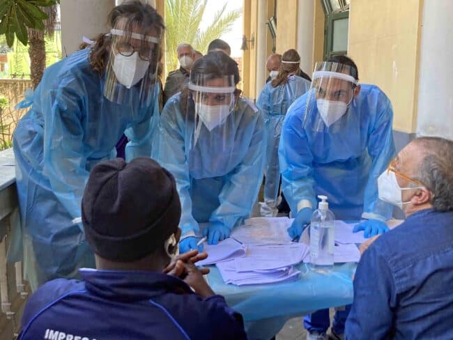 Covid Palermo, primi vaccinati alla Missione Speranza e Carità. Costa: “Non lasceremo indietro nessuno”
