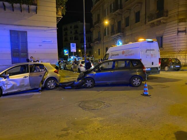Incidente in serata, scontro tra due auto all’incrocio di via Marconi: un ferito