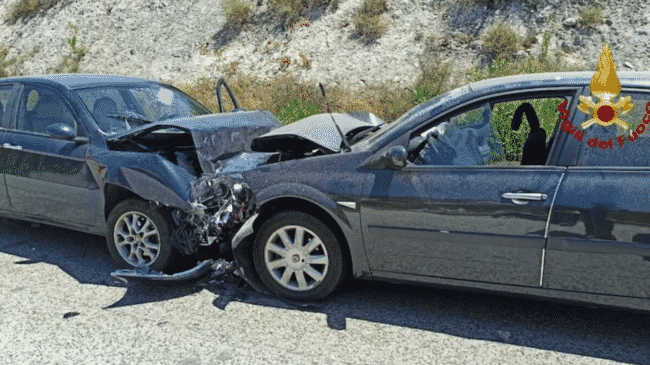 Contromano sulla Statale e incidente sulla Siracusa-Catania: cinque i feriti