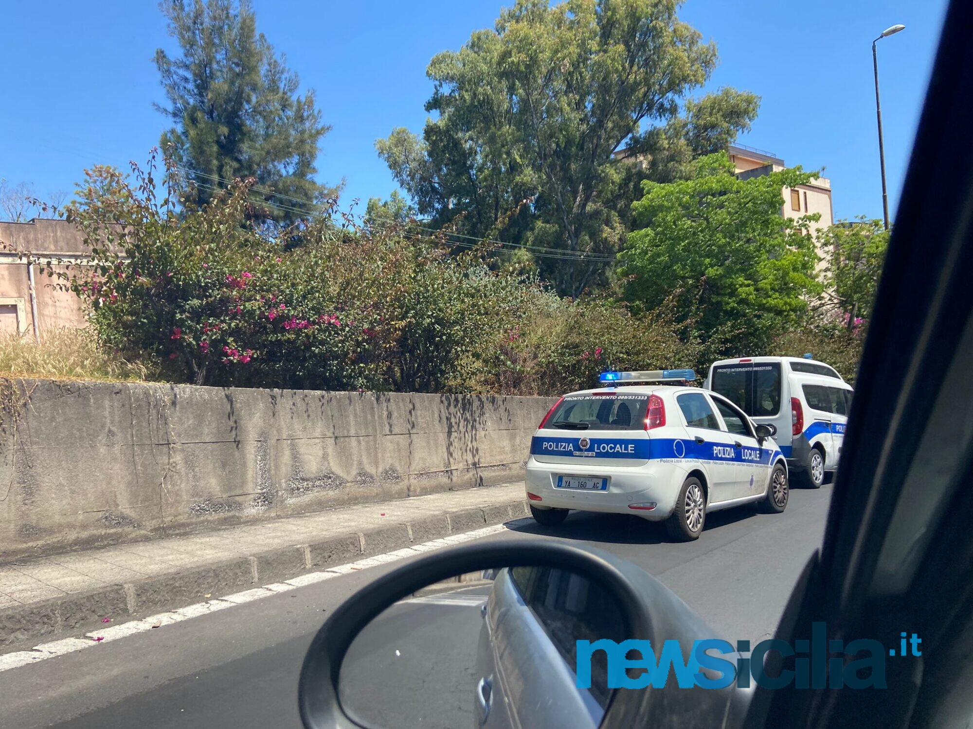 Incidente mortale a Catania, impatto e sangue in via Passo Gravina