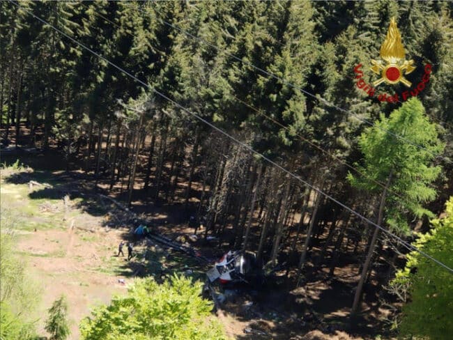 Cabina precipitata dalla funivia Stresa-Mottarone, si aggrava il bilancio: 12 persone decedute