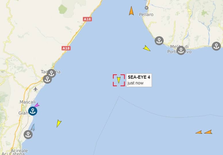Sea Eye 4, la nave si dirige verso Pozzallo: sbarco dei migranti previsto nelle prossime ore