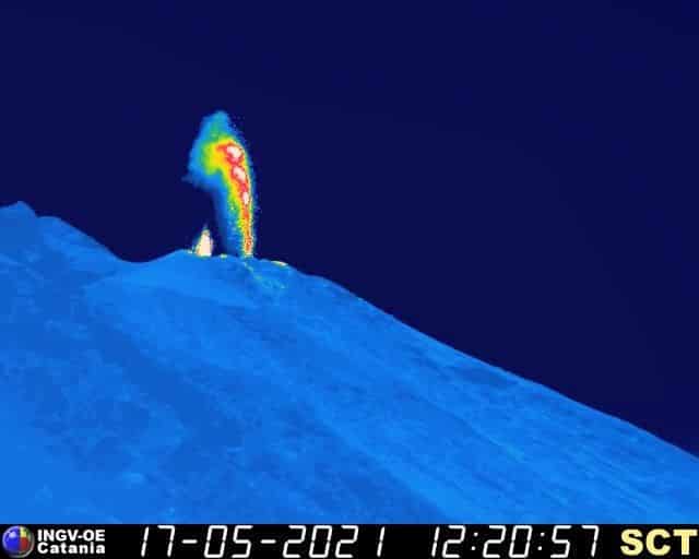 Dopo l’Etna anche lo Stromboli è in fermento: il comunicato dell’Ingv sull’attività vulcanica