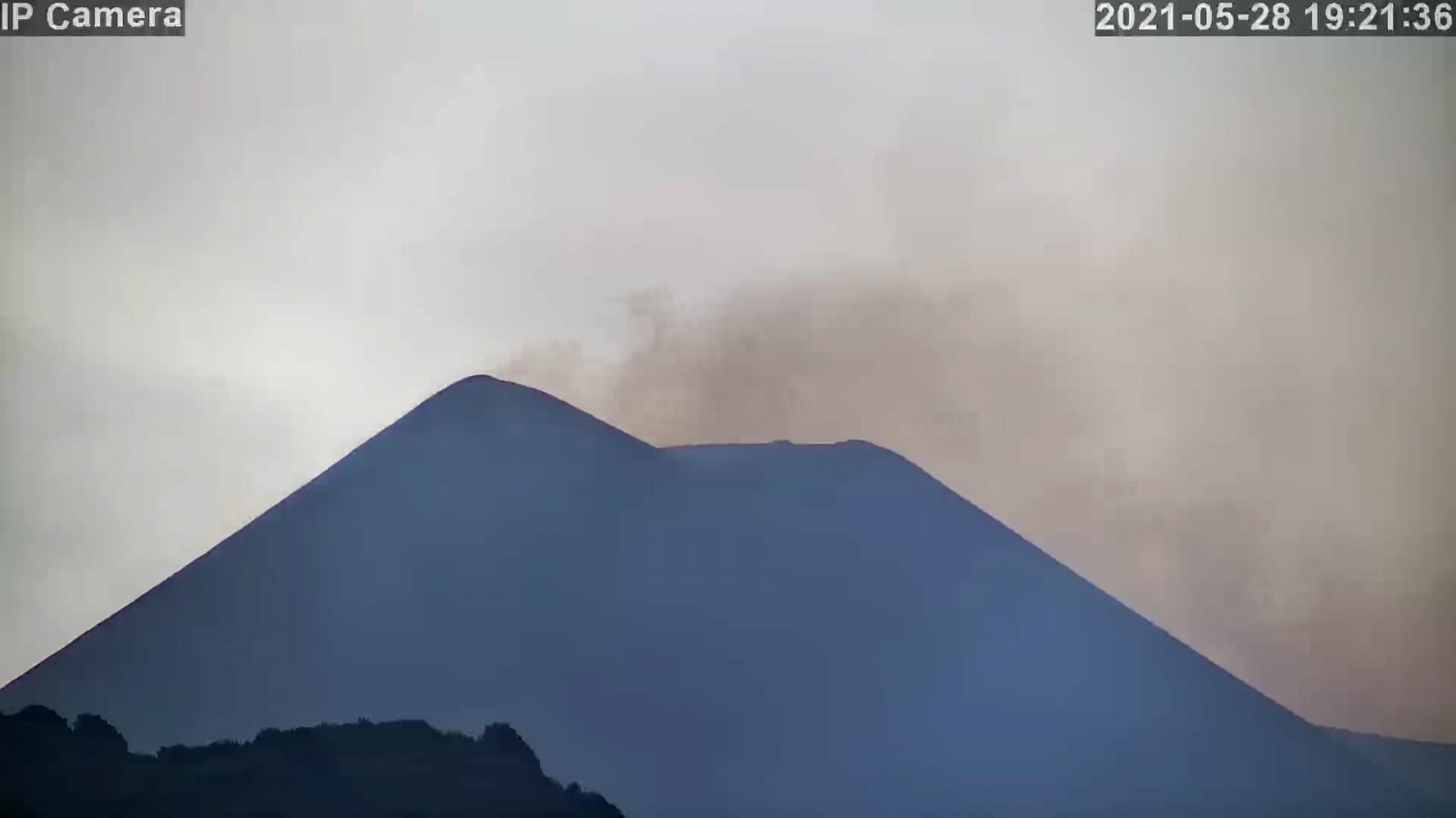 Tregua per l’Etna e i catanesi: cessata la fontana di lava iniziata oggi pomeriggio