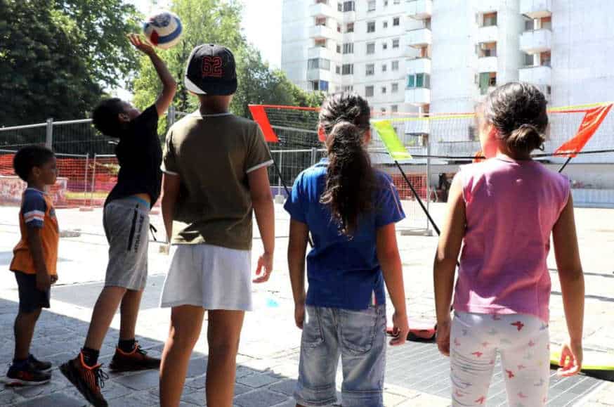 Covid, riaprono i centri estivi: dalla mascherina alle posate monouso, tutto quello che c’è da sapere