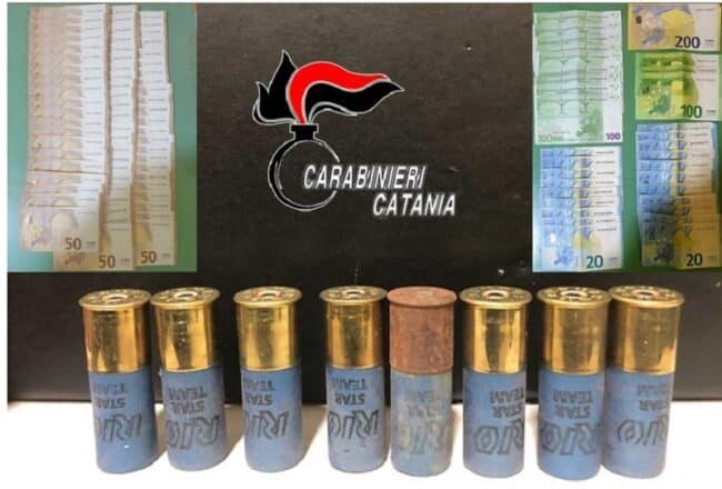 Belpasso, 21enne ai domiciliari in casa con cartucce e più di 10mila euro in contanti