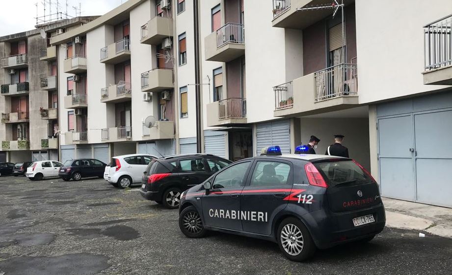 Catania, blitz in via Ustica: sequestrato “mix” di droghe, in carcere pusher 25enne
