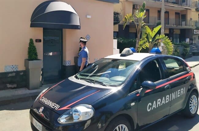 Battesimo con 40 invitati, chiuso locale ad Acireale: multe per i presenti e per il titolare