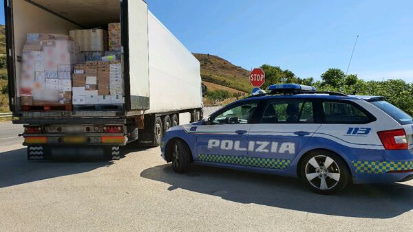 Catania, arance e surgelati trasportati senza precauzioni: 3 autisti multati, sanzioni di oltre 3mila euro