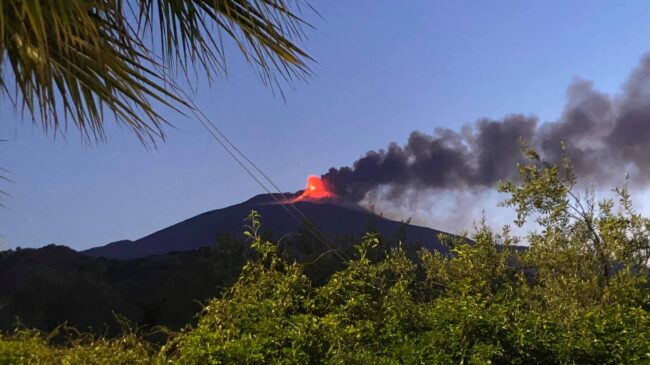 Eruzione dell’Etna del 19 maggio 2021, l’attività di fontana di lava si è conclusa: l’aggiornamento dell’Ingv