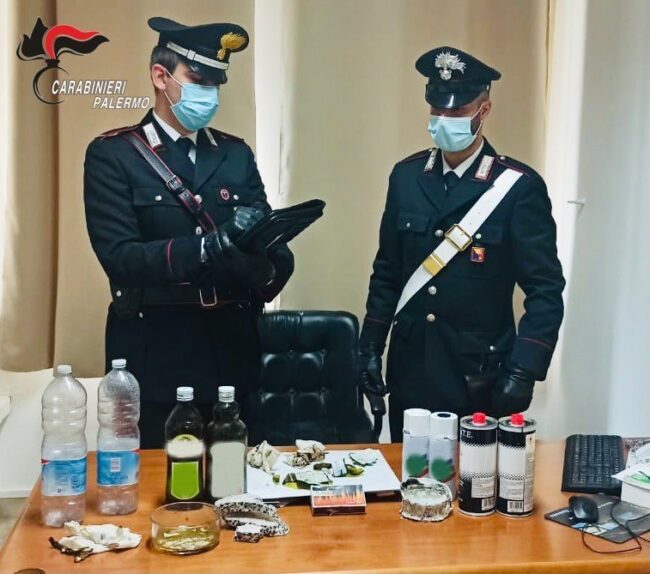 Molotov fatte in casa, carabinieri scoprono arsenale a casa di pensionato: scattano le manette