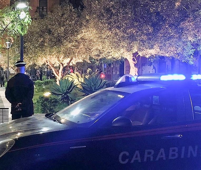 Catania, oltre 100 giovani a bere in piazza Sciuti: intervengono i carabinieri, i dettagli