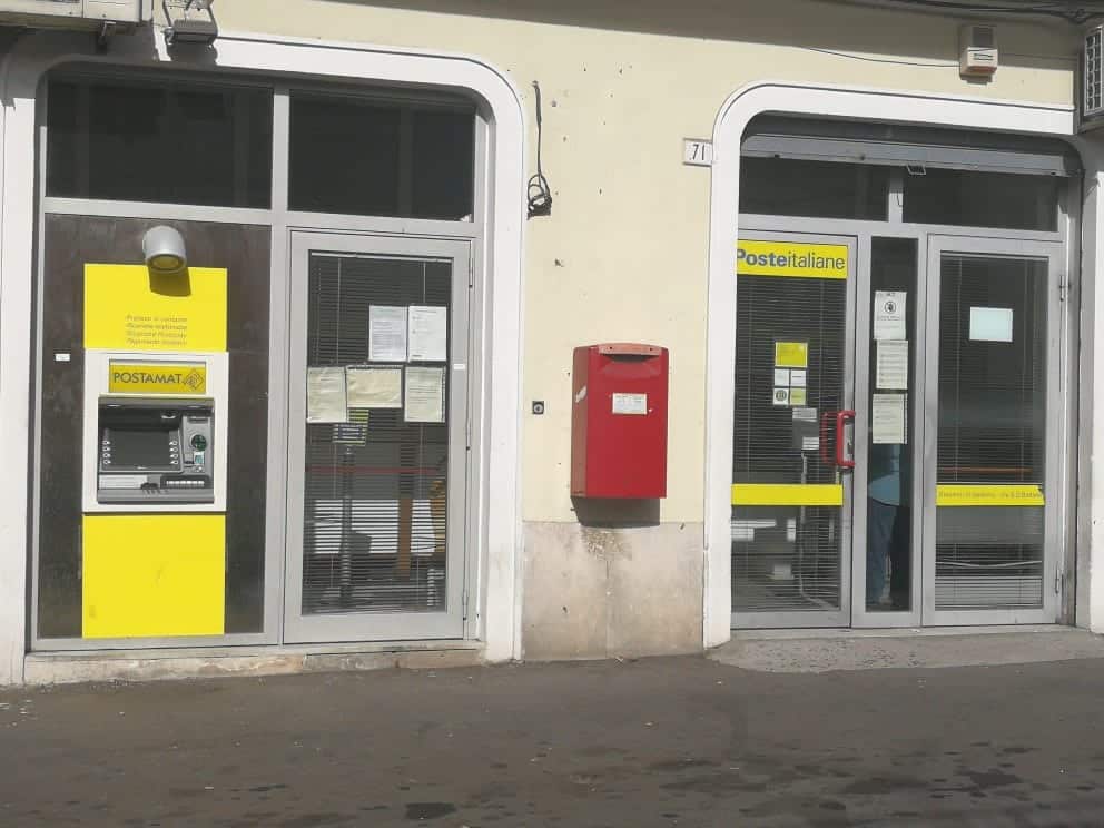 Disagi e lunghe code negli uffici postali di Gravina di Catania, l’appello del sindaco Giammusso