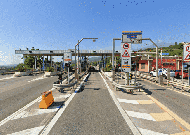 Autostrada A18, continuano gli interventi di manutenzione: previsto rifacimento manto svincolo di Fiumefreddo