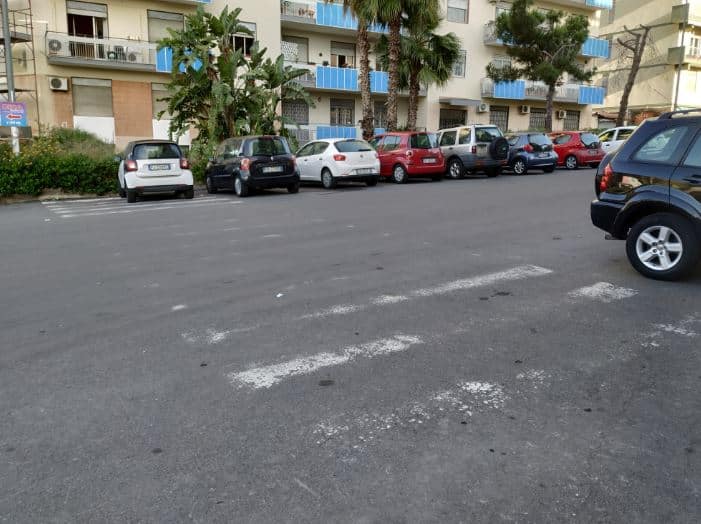 Catania, nel quartiere Borgo-Sanzio strisce pedonali carenti. Comitato Vulcania: “Sicurezza sempre a rischio” – Le FOTO