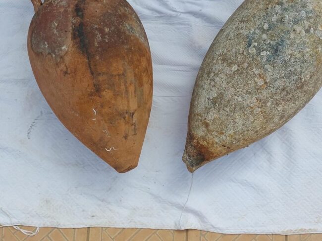 Meraviglia nelle acque siciliane, trovate due anfore antiche: la scoperta durante una battuta di pesca