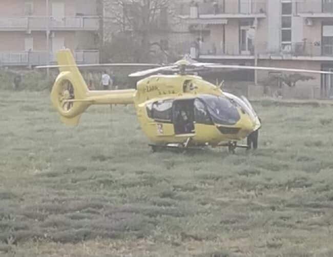 Dramma nel Catanese, elisoccorso non riesce ad atterrare a causa della cenere: malore per un uomo