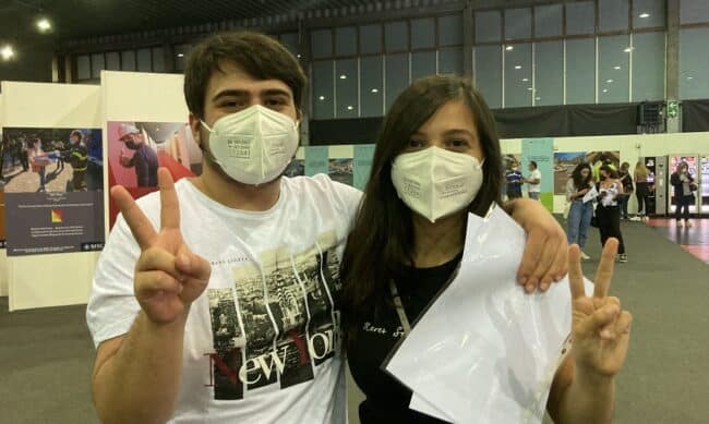 Covid Palermo, boom di iscrizioni per vaccini over 16: alla Fiera del Mediterraneo i primi due giovanissimi – VIDEO