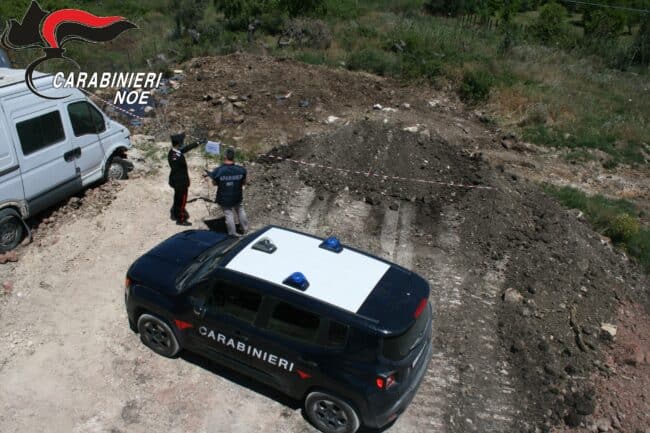 Controlli ditta autotrasporti: NOE di Catania sequestra sito e denuncia responsabile, sversamento di rifiuti