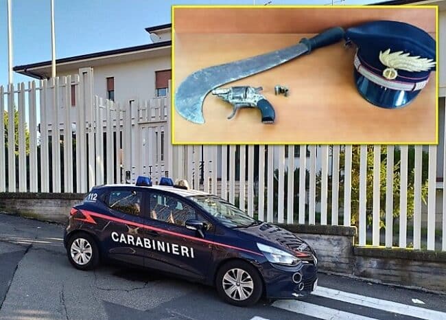 Acireale, voleva assistere alle effusioni amorose tra nipote e fidanzato: al rifiuto della coppia, minaccia di sparargli