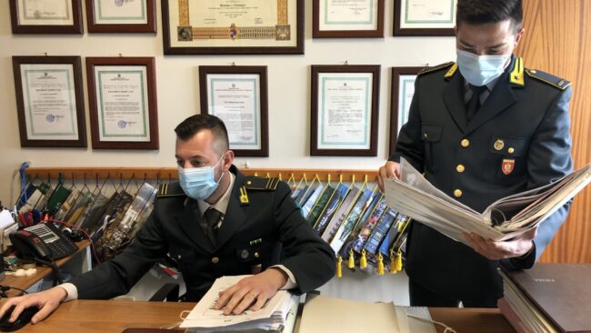 Intascavano il Reddito di Cittadinanza senza dichiarare vincite al gioco: tre denunciati