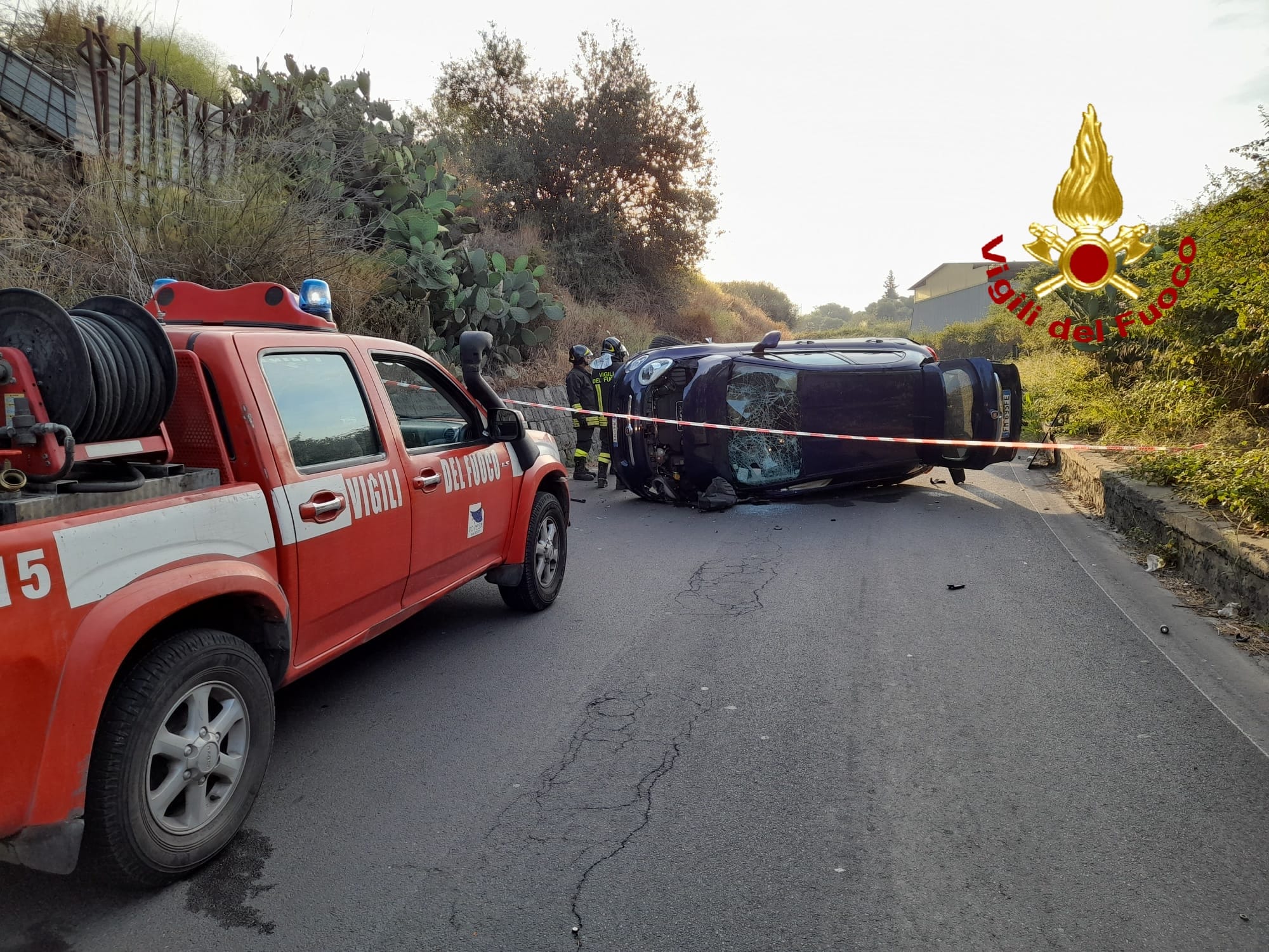 Incidente a Catania, auto ribaltate sulla SP 54: due persone trasferite al Policlinico