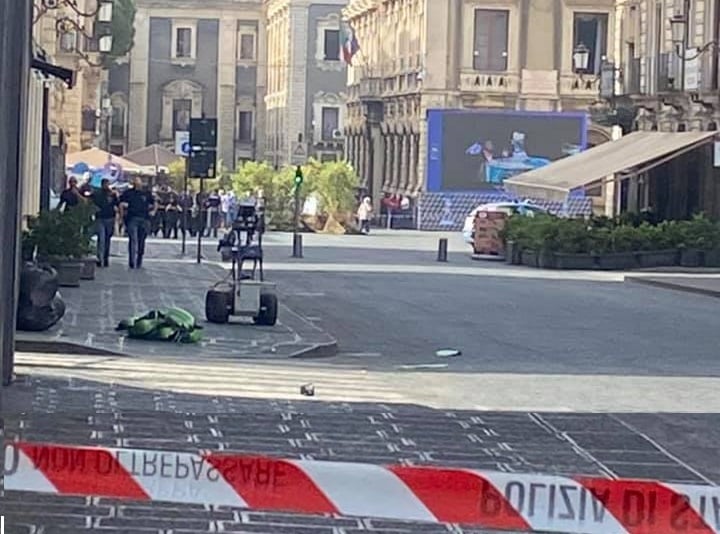 Allarme bomba a Catania, valigia sospetta crea il panico: intera zona bloccata