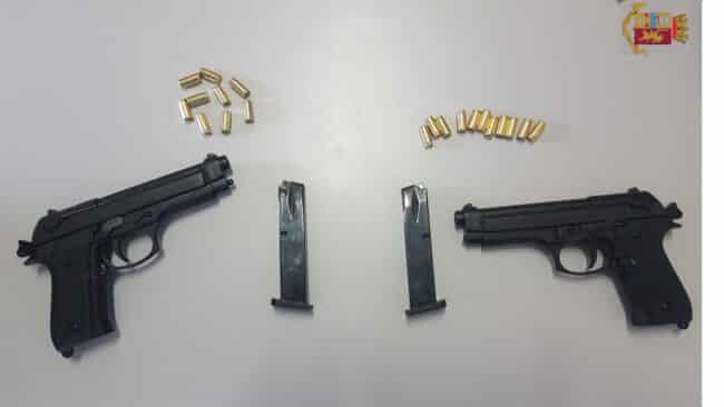 Colpi di pistola nel Catanese, esplose 24 munizioni a salve: denunciati due giovani, uno è minorenne