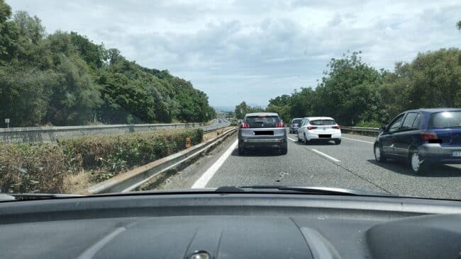 Ore e chilometri di fila sulla A18 da Acireale a Giarre, automobilisti letteralmente in tilt – FOTO