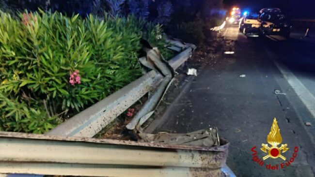 Terribile incidente sulla Messina-Catania, scontro tra due auto: 5 feriti gravi e un minore deceduto