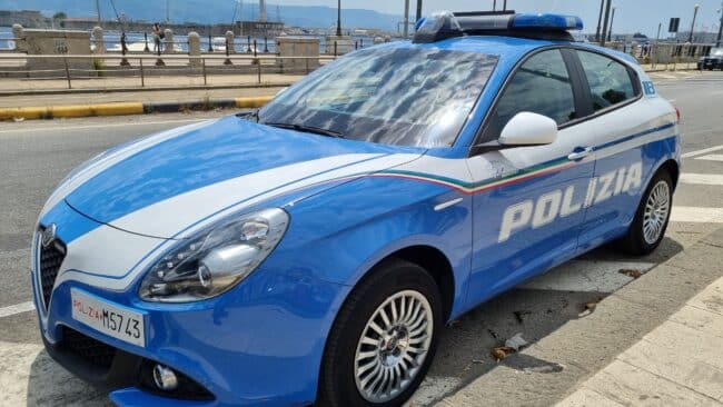 Condomino denuncia lavori abusivi in uno stabile di Catania, minacciato e percosso: una coppia indagata