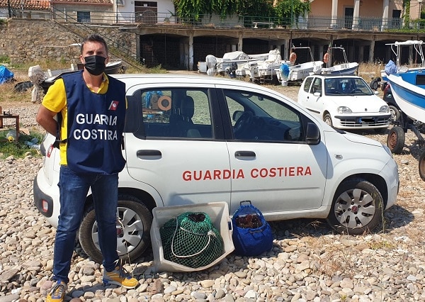 Operazione “Tuna fish sea and landing”, controlli nei porti siciliani: sequestrate due tonnellate di pesce