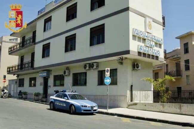 Rissa con spranghe e mazze nel parcheggio di un supermercato: 3 feriti al Policlinico, denunciati