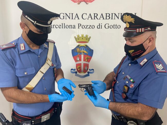 Lite degenera in minacce di morte e violenza: arrestato 29enne per porto d’arma clandestina