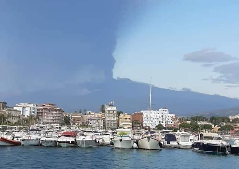 Etna, conclusa l’ennesima eruzione. L’Ingv: “Attività stromboliana finita, colata lavica non più alimentata”
