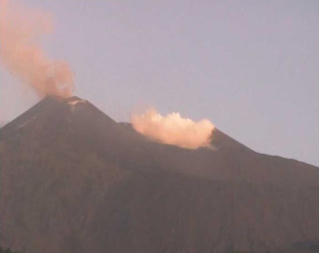 L’Etna “ribolle”, attività stromboliana dal Cratere di Sud-Est e tremore vulcanico in aumento