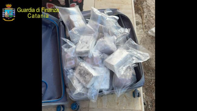 Traffico internazionale di droga, hashish e cocaina dalla Spagna alla Sicilia: 3 arresti