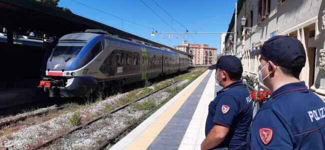 Verifiche senza sosta della Polfer in Sicilia, boom di persone controllate: il risultato