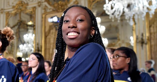 Tokyo 2020, l’italiana Paola Egonu portabandiera alla cerimonia inaugurale dei Giochi Olimpici