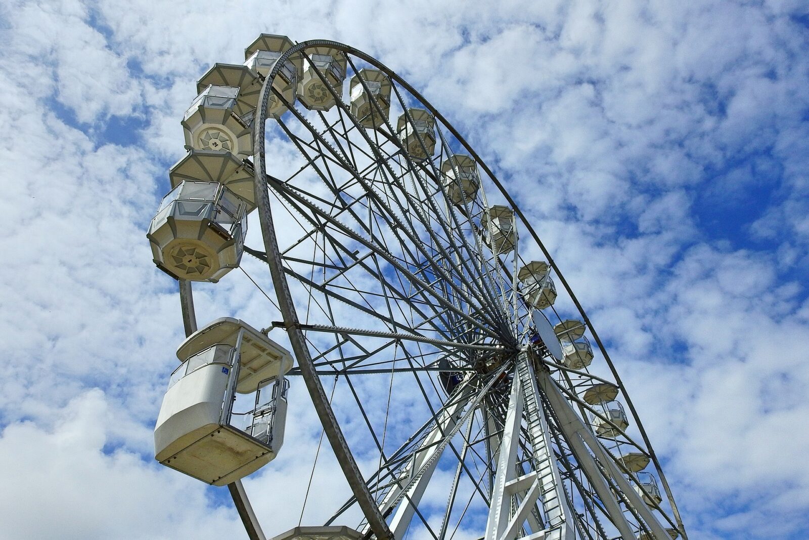 La Vita è Come Una Ruota Panoramica