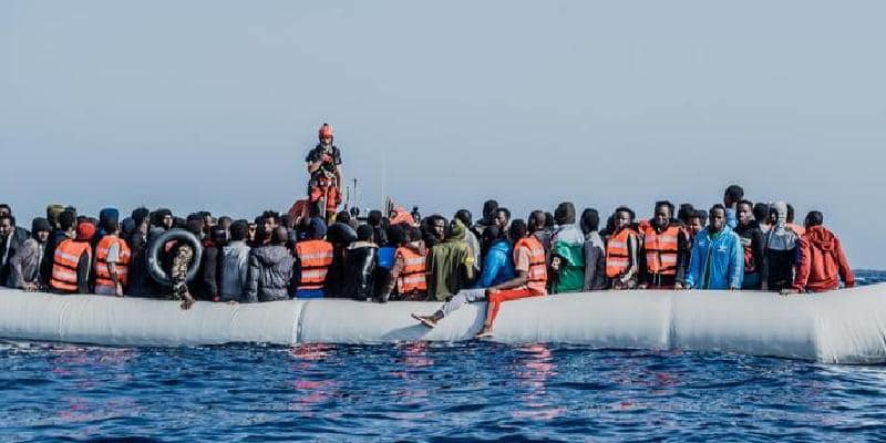 Ancora sbarchi a Lampedusa: casi di scabbia e diabete tra i 481 migranti approdati