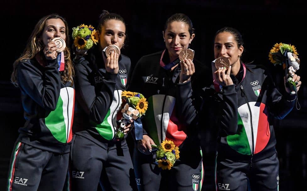 Tokyo 2020, le catanesi Rossella Fiamingo e Alberta Santuccio bronzo in spada femminile: “Volevamo la medaglia”