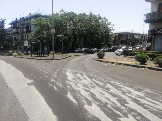 Catania sommersa dalla cenere, consigliere Cardello (II Municipio): “Utilizziamo i percettori di Reddito per pulire”