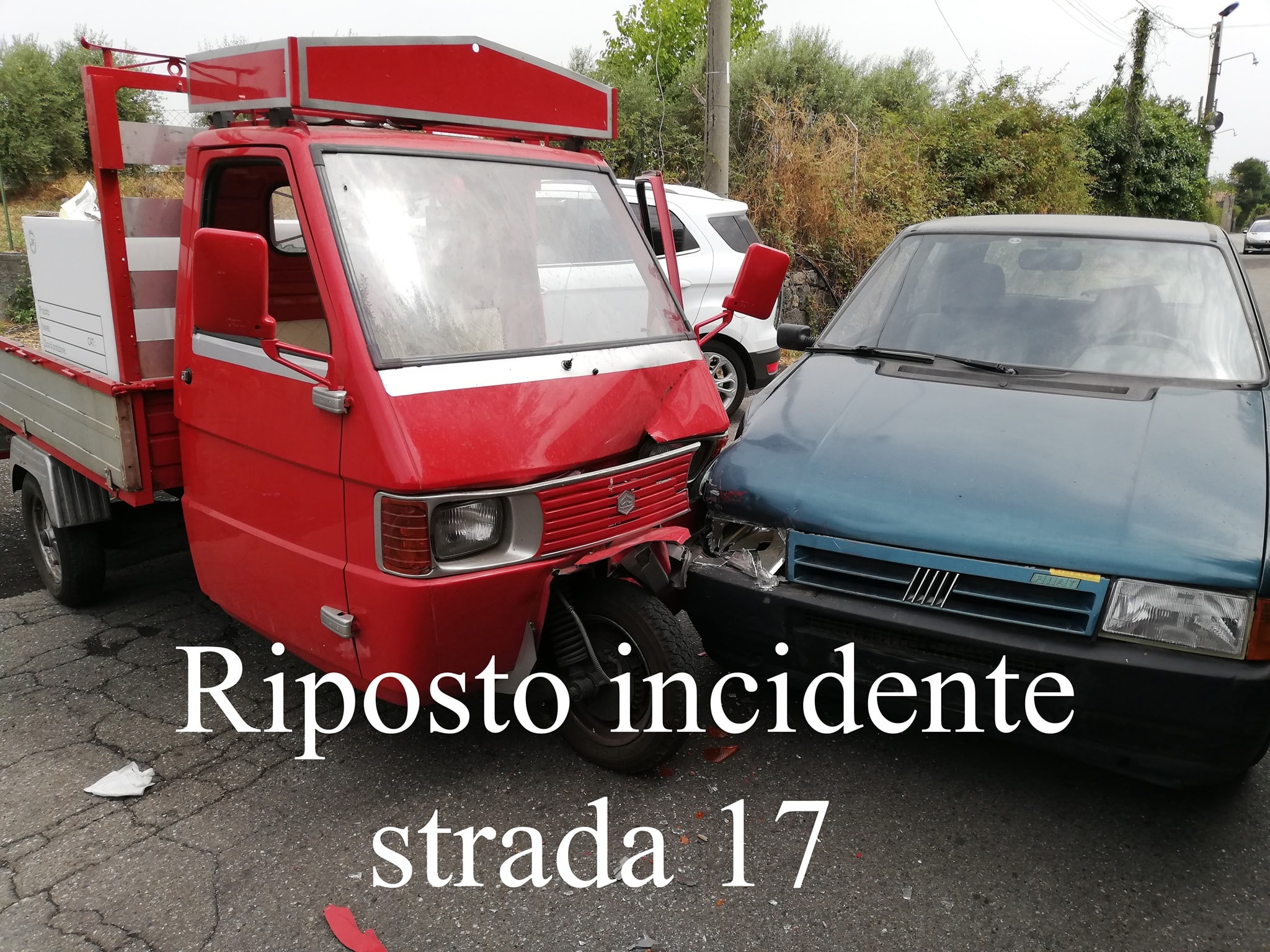 Incidente nel Catanese, Fiat Uno si scontra con una Moto Ape: un ferito all’ospedale di Acireale
