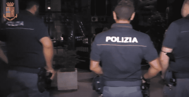 Dal pestaggio allo spaccio di stupefacenti, 11 arresti: i DETTAGLI e il VIDEO dell’operazione “Knock down”