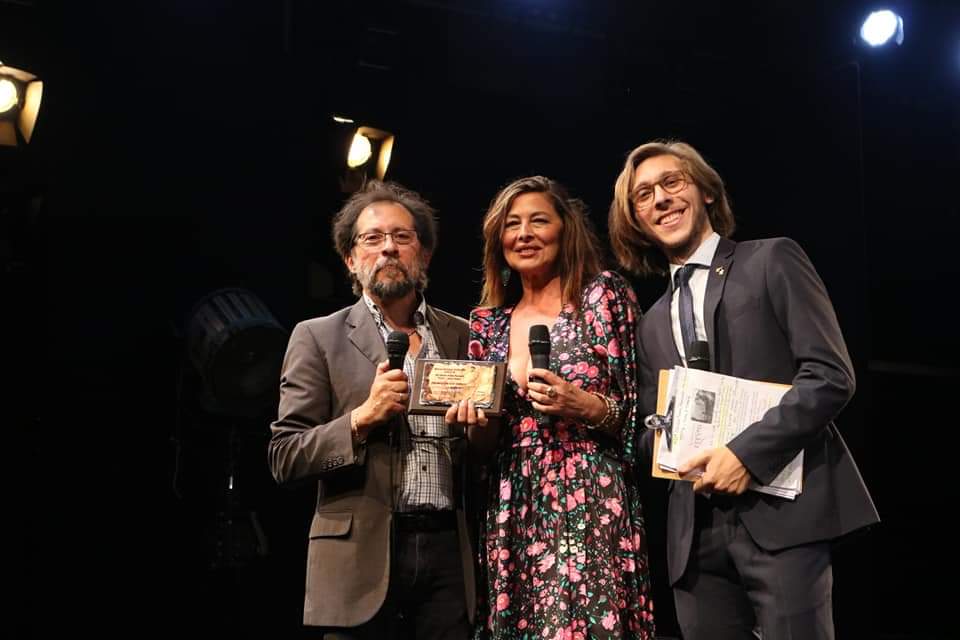 VIII edizione Premio Efesto, consegnati i riconoscimenti: la dedica alla memoria di Gregorio Scuto e all’arte di Raffaella Carrà