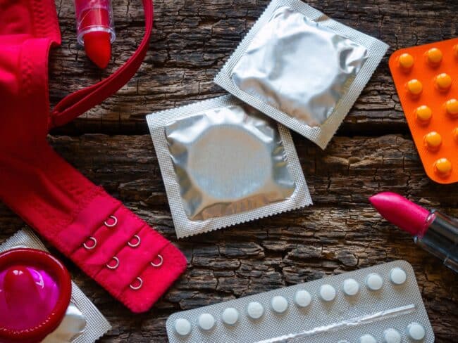 Educazione sessuale, tra tabù e vergogna: a che età parlarne e in che modo? I consigli dell’esperta