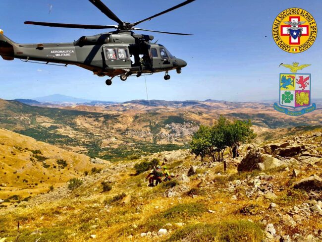 Malore per turista tra Cala Capreria e cala Disa, trasportata in elisoccorso all’ospedale